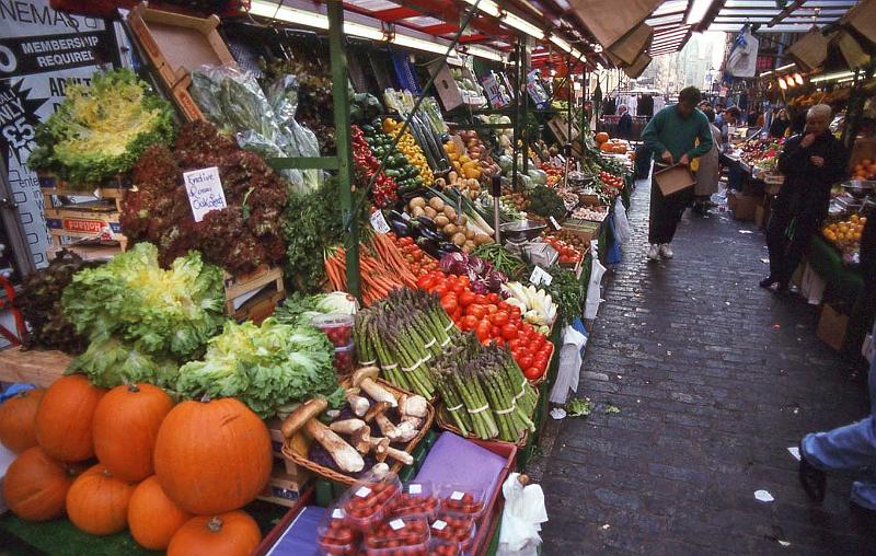 WT 2100 266-20 UK 1991 London.jpg